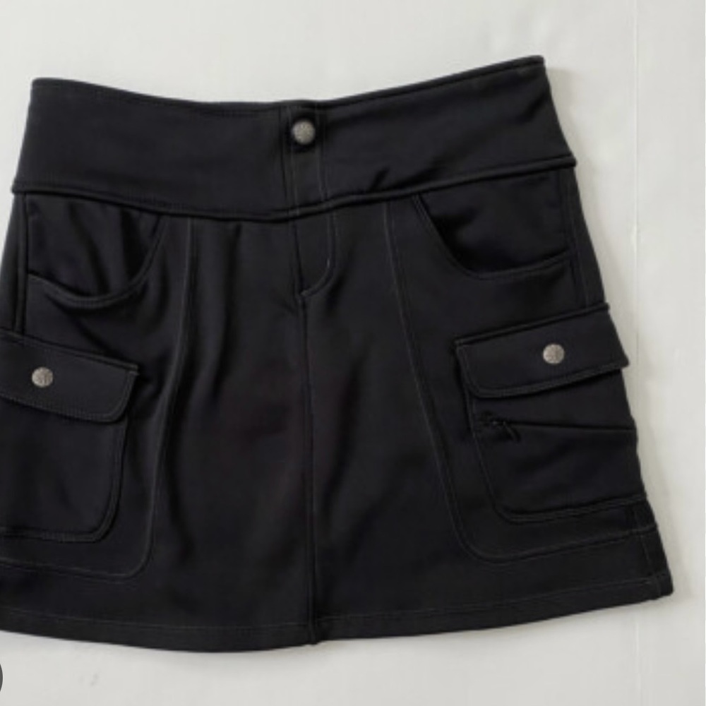 Athleta polar size M womanBlack Cargo Mini Skirt athletic and Casual